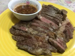 🇹🇭 เนื้อย่างจิ้มแจ่ว ความอร่อยแบบไทยแท้ ที่ชนะใจคนทั้งโลก