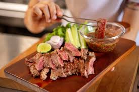 🇹🇭 เนื้อย่างจิ้มแจ่ว ความอร่อยแบบไทยแท้ ที่ชนะใจคนทั้งโลก