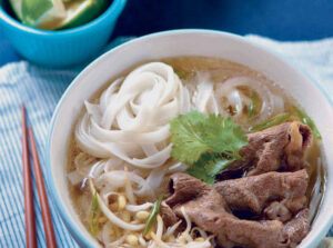 🇻🇳 Phở Bò เฝอเนื้อเวียดนาม — ซุปใสหอมเครื่องเทศ รสชาติละเมียดที่คนรักเนื้อควรรู้จัก