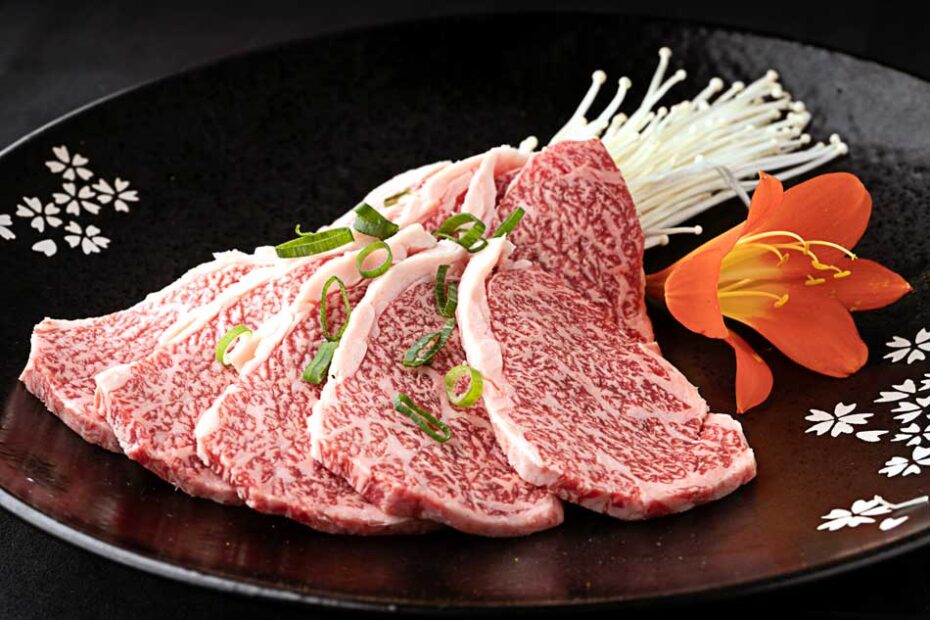 เนื้อโคขุนขายส่ง กับเนื้อวากิว ต่างกันตรงไหน?