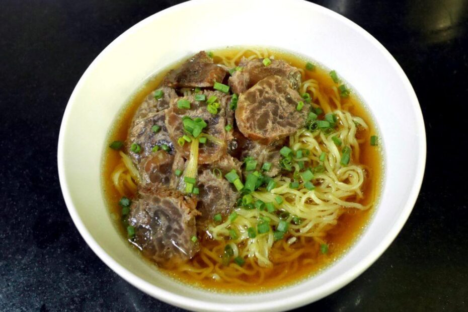 บะหมี่เนื้อตุ๋น