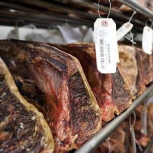 เนื้อวัวดรายเอจ (Dry Aged Beef) Dry Aged vs Wet Aged